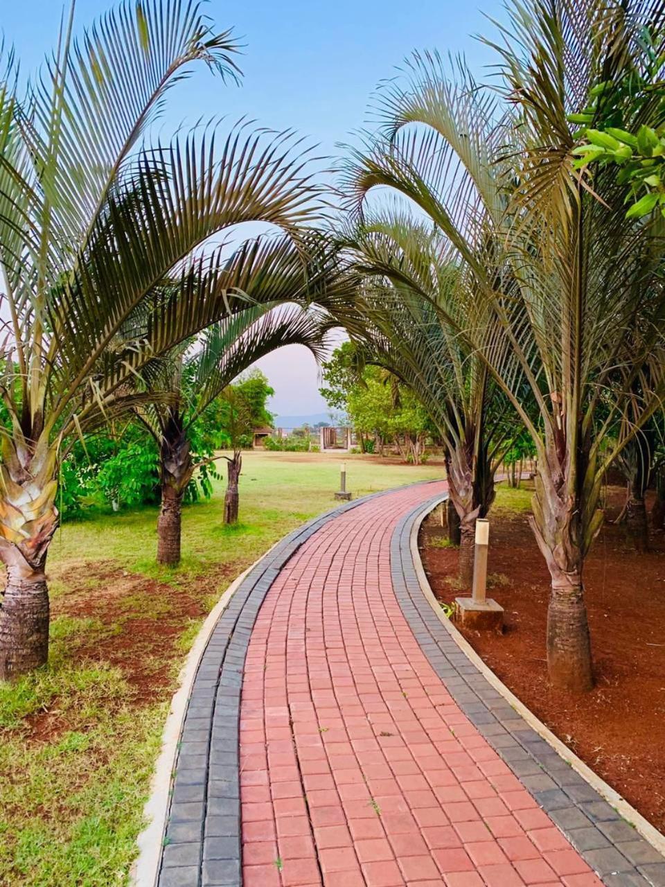 Mizzle Exotica Lonavala Apartment ภายนอก รูปภาพ