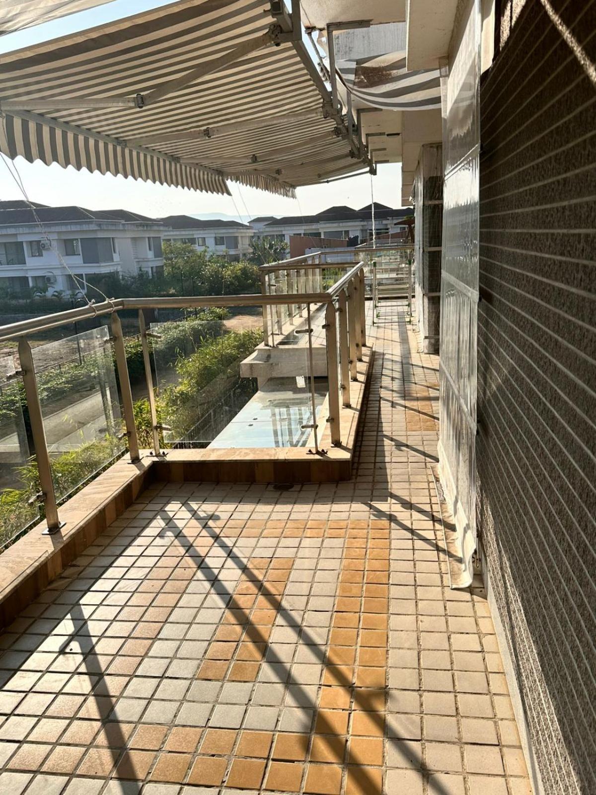 Mizzle Exotica Lonavala Apartment ภายนอก รูปภาพ