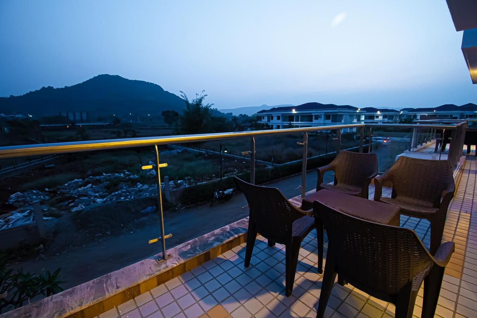 Mizzle Exotica Lonavala Apartment ภายนอก รูปภาพ