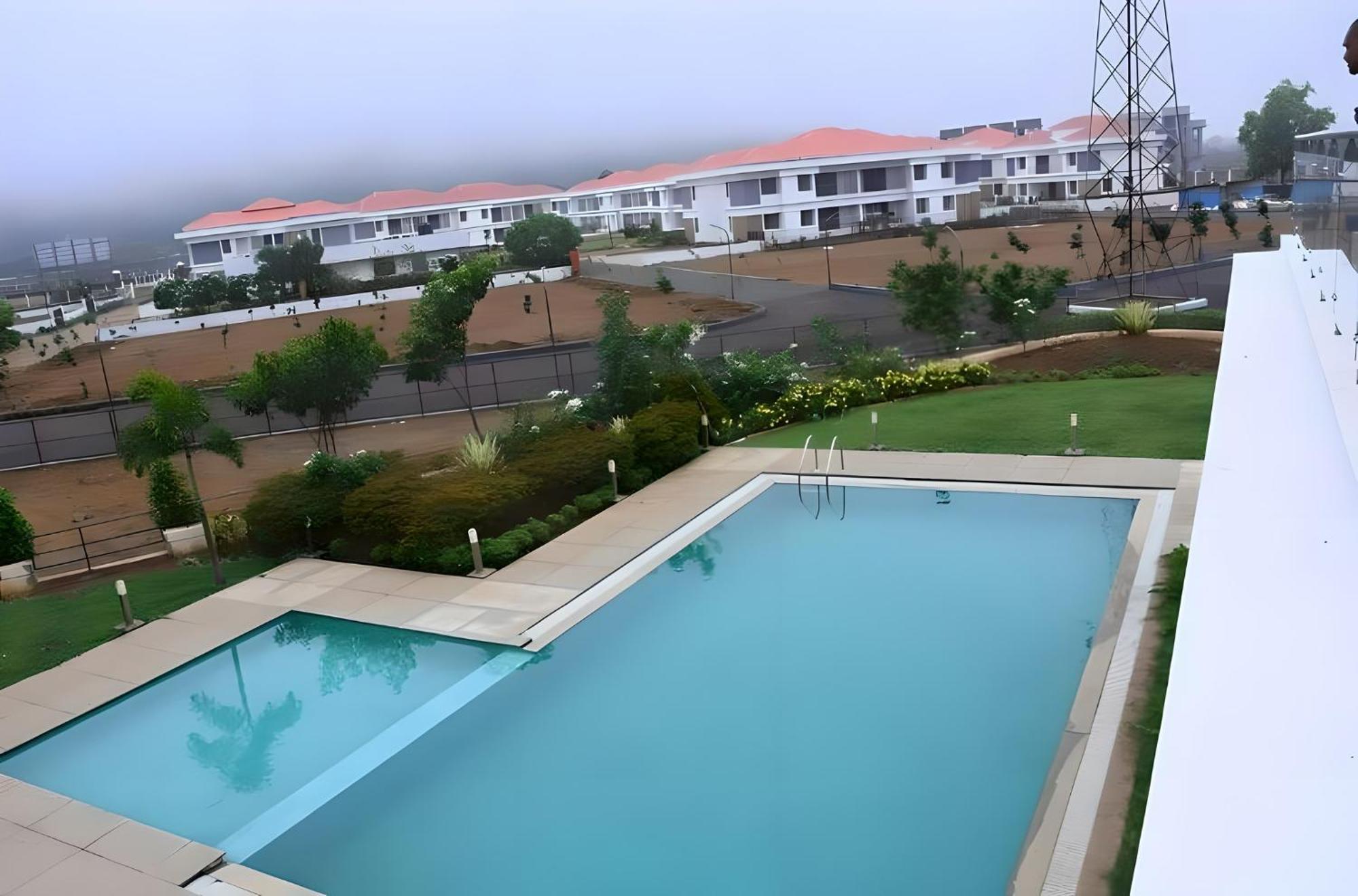 Mizzle Exotica Lonavala Apartment ภายนอก รูปภาพ